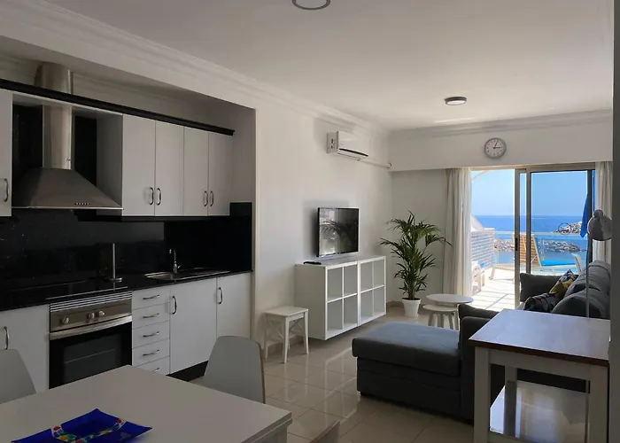 Billy's Beachfront With Pool Access شقة