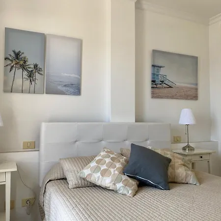 Billy's Beachfront With Pool Access Пуэрто-де-Моган